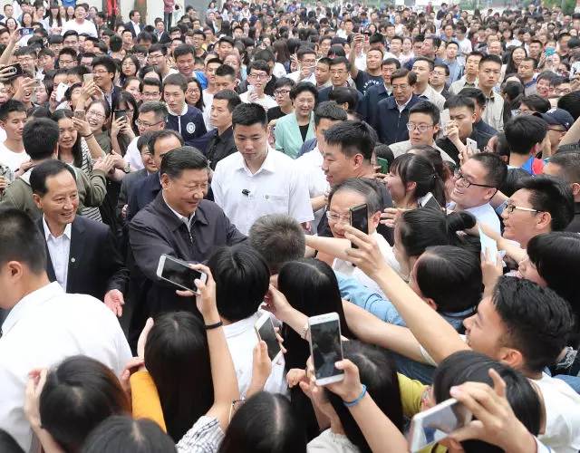 习近平五四前夕考察中国政法大学 话青春谈初心讲法治
